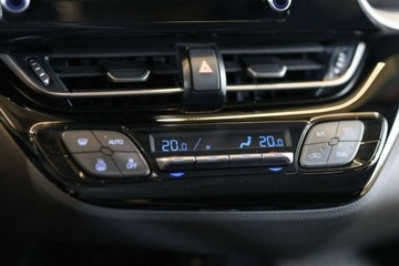 Toyota C-HR I Crossover Facelifting 1.8 Hybrid 122KM 2022 Toyota C-HR 1.8 Hybrid Comfort 1.8 Hybryda 122KM, zdjęcie 26