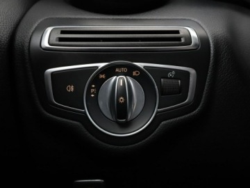 Mercedes Klasa C W205 Kombi 180 156KM 2017 Mercedes C 180 automat full LED navi klima auto, zdjęcie 31