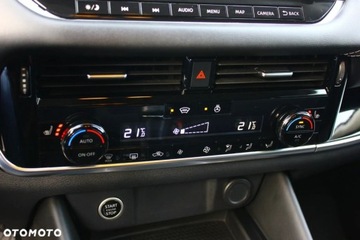 Nissan Qashqai III Crossover 1.3 DIG-T MHEV 140KM 2022 Nissan Qashqai Nissan Qashqai 1.3 DIG-T N-Connecta EU6d 1.3 Benzyna 140KM, zdjęcie 27