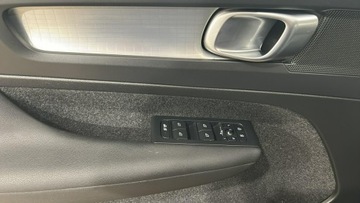 Volvo XC40 Crossover Facelifting 2.0 B3 163KM 2022 Volvo XC 40 B3 Core Automat Kombi, zdjęcie 12