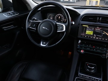 Jaguar F-Pace SUV 2.0 iD4 240KM 2017 Jaguar F-Pace 25d AWD, 237 KM, 4X4, Automat, zdjęcie 6