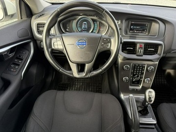 Volvo V40 II Hatchback 1.6 D2 115KM 2014 Volvo V40 1.6 D2 114KM 2014r KINETIC,Nowy rozrząd, zdjęcie 4