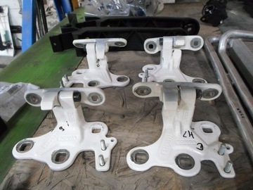 ZAWIAS ZAWIASY DRZWI PRAWY LEWY SCANIA S R