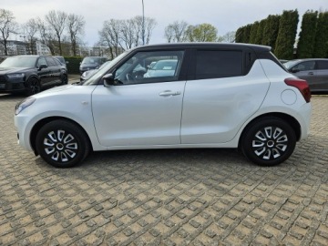 Suzuki Swift VI Hatchback 1.2 DualJet 90KM 2017 Suzuki Swift 1,2 benzyna 90KM, zdjęcie 14