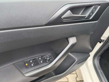 Volkswagen Polo VI Hatchback 5d Facelifting 1.0 MPI 80KM 2022 Volkswagen Polo serwis ASO 1.0MPI 81KM pakiety AppConnect PDC LED VirtualC, zdjęcie 14