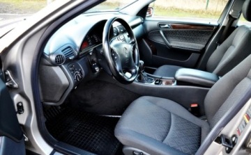 Mercedes Klasa C W203 Sedan W203 2.1 (C 220 CDI) 143KM 2004 Mercedes-Benz Klasa C Klimatyzacja, Tempomat, Zadbany, Serwisowany 2.1, zdjęcie 19