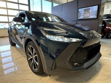 Toyota C-HR II SUV Plug-In 2.0 Hybrid Dynamic Force Plug-in  223KM 2025 Od ręki - Style 2.0 Hybrid Dynamic Force Plug-in 223KM | Podgrzewane fotele, zdjęcie 1