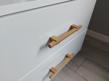 Ручка мебельная дубовая деревянная. Рейлинг, длина: 198 мм.