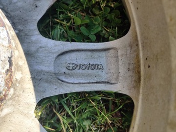 ЛЕГКОСПЛАВНЫЕ ДИСКИ TOYOTA YARIS 15