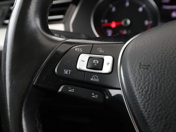Volkswagen Passat B8 Variant 2.0 TDI BlueMotion SCR 190KM 2017 Volkswagen Passat 4x4 DSG panorama navi klima auto, zdjęcie 32