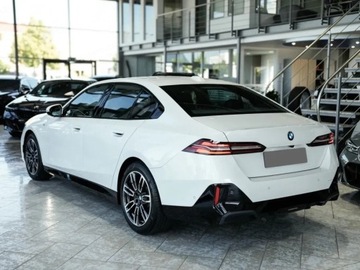 BMW Seria 5 G90-91 2025 BMW Seria 5 520i Sport Sedan 2.0 (208KM) 2025, zdjęcie 3