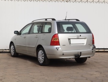 Toyota Corolla IX (E12) Kombi 2.0 D-4D 116KM 2005 Toyota Corolla 2.0 D-4D, HAK, Klima, El. szyby, zdjęcie 3