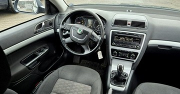 Skoda Octavia II Kombi 1.6 TDI CR DPF 105KM 2011 Skoda Octavia lifting 1.6 TDI 105KM 4x4 Klimatronic 6 biegow Alufelgi 1.6, zdjęcie 12