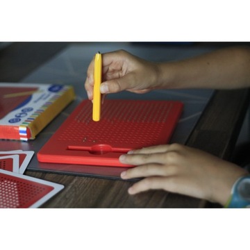 Магнитная доска Apli Kids с шариковым стилусом.