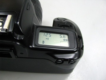 КАМЕРА CANON EOS 1000 FN — корпус
