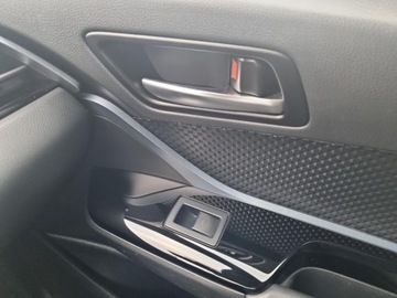 Toyota C-HR I Crossover Facelifting 2.0 Hybrid Dynamic Force 184KM 2020 Toyota C-HR 2.0 Hybrid Style Toyota C-HR 2.0 Hybri, zdjęcie 24