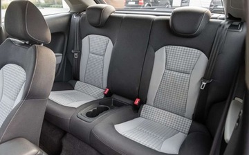 Audi A1 I Hatchback 3d 1.6 TDI 105KM 2011 Audi A1 3-drzwiowe 1.6TDI 105KM Navi Ledy Xenon Alu Pdc Po Serwsie 1.6, zdjęcie 22