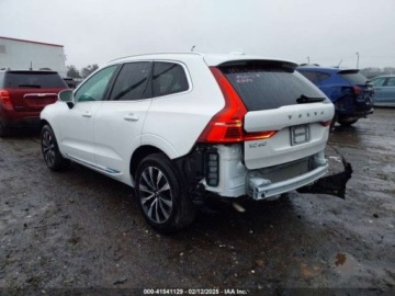 Volvo XC60 II 2023 Volvo XC 60 B5 Plus Bright Theme, 2023r., 4x4, 2.0L 2.0 Benzyna 247KM, zdjęcie 3