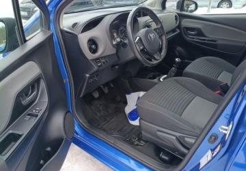 Toyota Yaris III Hatchback 5d Facelifting 2017 1.5 Dual VVT-iE 111KM 2017 Toyota Yaris 1.5 FV23 z Gwarancja 1.5 Benzyna 111KM, zdjęcie 1