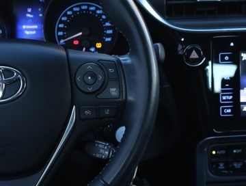 Toyota Auris II Hatchback 5d Facelifting 1.6 Valvematic 132KM 2018 Toyota Auris 1.6 Valvematic, Salon Polska, zdjęcie 18