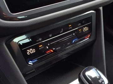 Volkswagen Tiguan II SUV Facelifting 2.0 TDI 150KM 2022 Volkswagen Tiguan Salon PL DSG 4motion Faktura Vat Kamera 360el.klapa, zdjęcie 17