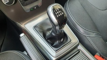 Volvo V40 II Hatchback 2.0 D2 DRIVE-E 120KM 2015 Volvo V40 2.0 D2 120KM # Momentum # Navi #, zdjęcie 25