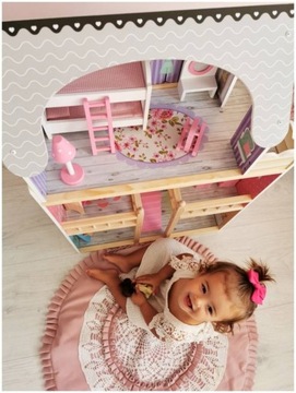 Деревянный кукольный домик со светодиодным освещением и мебелью