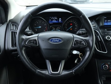 Ford Focus III Hatchback 5d facelifting 1.0 EcoBoost 125KM 2015 Ford Focus 1.0 EcoBoost, Salon Polska, Serwis ASO, zdjęcie 20