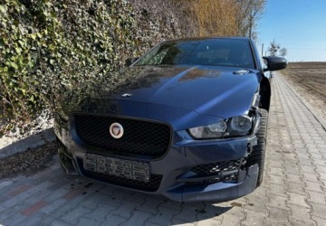 Jaguar XE Sedan 2.0 i4 163KM 2016 Jaguar XE 2.0 Diesel 163KM, zdjęcie 12