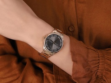 Zegarek damski ARMANI EXCHANGE złoty z ciemną tarczą na bransolecie
