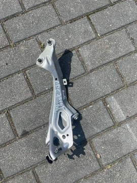 AUDI A6 C7 wspornik mocowanie błotnika 4G0805816