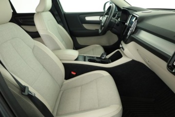 Volvo XC40 Crossover 2.0 D3 150KM 2019 Volvo XC40 D3, Salon Polska, Serwis ASO, Automat, zdjęcie 6