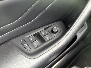 Volkswagen Passat B8 Variant 2.0 TDI BlueMotion SCR 190KM 2019 Volkswagen Passat TDI 190KM Highline R-Line Panorama Kam. 360 Keyless, zdjęcie 13