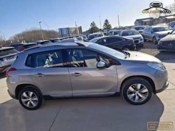 Peugeot 2008 I SUV Facelifting 1.2 PureTech 110KM 2016 Peugeot 2008 1,2 benz automat navi klimatronik pdc alu zarejestrowany 1.2, zdjęcie 4