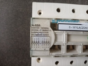 Przełącznik sieć-agregat Socomec 63A VM1