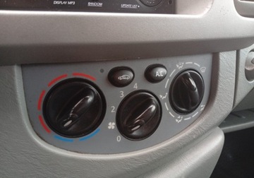 Renault Trafic II Kabina 2.0 dCi 115KM 2009 Renault Trafic Zarejestrowany - 2,0 - 114 KM - 9 osob 2.0 Diesel 114KM, zdjęcie 22