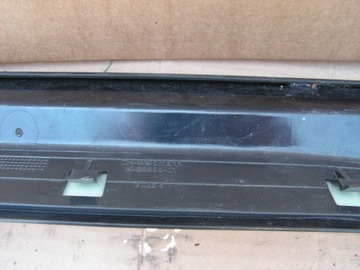 LIŠTA PRAHU LEVÝ MERCEDES W203 A2036800935