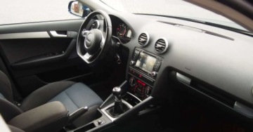 Audi A3 8P Hatchback 3d 2.0 TDI CR 170KM 2012 Audi A3 Sportback Audi A3 Sportback 2.0 TDI DPF Ambition 2.0 Diesel 170KM, zdjęcie 21