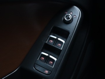 Audi A4 B8 Avant Facelifting 2.0 TDI 150KM 2014 Audi A4 2.0 TDI, Automat, Skóra, Navi, Xenon, zdjęcie 16