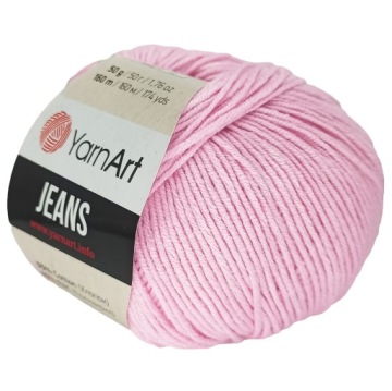 YARNART JEANS 74 пряжа светло-розового цвета.