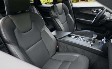 Volvo XC60 II Crossover D4 190KM 2019 Volvo XC 60 2,0 D D4 190 KM Geatronic FULL LED Klimatronic 2.0 Diesel 190KM, zdjęcie 28