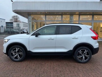 Volvo XC40 Crossover Facelifting 2.0 B3 163KM 2026 VOLVO XC40 B3 Plus Dark Suv 2.0 (163 KM) 2026, zdjęcie 2