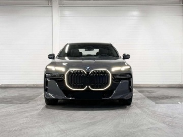 BMW Seria 7 G70 Sedan 3.0 40d 299KM 2026 BMW Seria 7 740d xDrive Sport Sedan 3.0 (299KM) 2026, zdjęcie 4