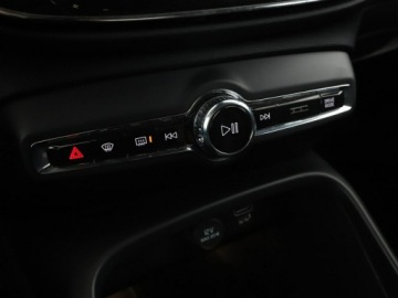 Volvo XC40 Crossover Plug-In 1.5 T5 Plug-in Hybrid 262KM 2020 Volvo XC 40 R-Design PHEV auotomat alcantara navi, zdjęcie 27