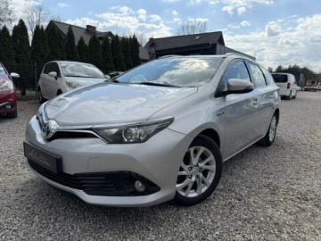 Toyota Auris II Touring Sports Facelifting 1.8 Hybrid 136KM 2017 Toyota Auris 1.8 HSD136KM Bezwypadkowy Serwisowany