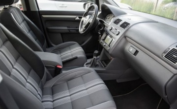 Volkswagen Touran II 1.6 TDI 105KM 2012 Volkswagen Touran Tdi 105KM MATCH PolSkora Navi Panorama Alu Full Serwis G, zdjęcie 27