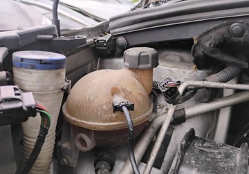 Citroen C4 I Hatchback Facelifting 1.6 HDI 92KM 2010 Citroen C4 2011r, 1.6 HDI. Lekko uszkodzony prawy bok. 1.6 Diesel 92KM, zdjęcie 17