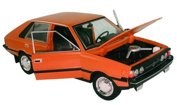 FSO POLONEZ 1500 MR'78 MODEL METAL WELLY 1:24 POMARAŃCZOWY