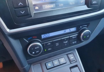 Toyota Auris II Touring Sports Hybrid 135 136KM 2014 Toyota Auris Hybryda Kamera GetHelp 1.8 Hybryda 136KM, zdjęcie 15