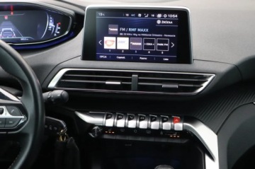 Peugeot 3008 II Crossover 1.2 PureTech 130KM 2019 Peugeot 3008 1.2 PureTech, Serwis ASO, Navi, zdjęcie 11